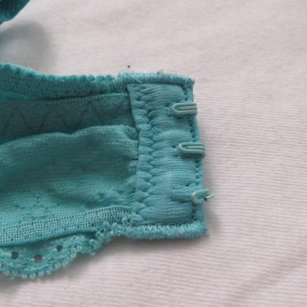 Wacoal Halo Lace Wireless Bralette 34 USED - Picture 7 of 7